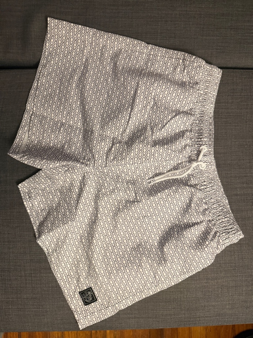 Wild Wave Surfing Geometric Light Gray Men’s Athletic Swim Trunks w/ Drawstring